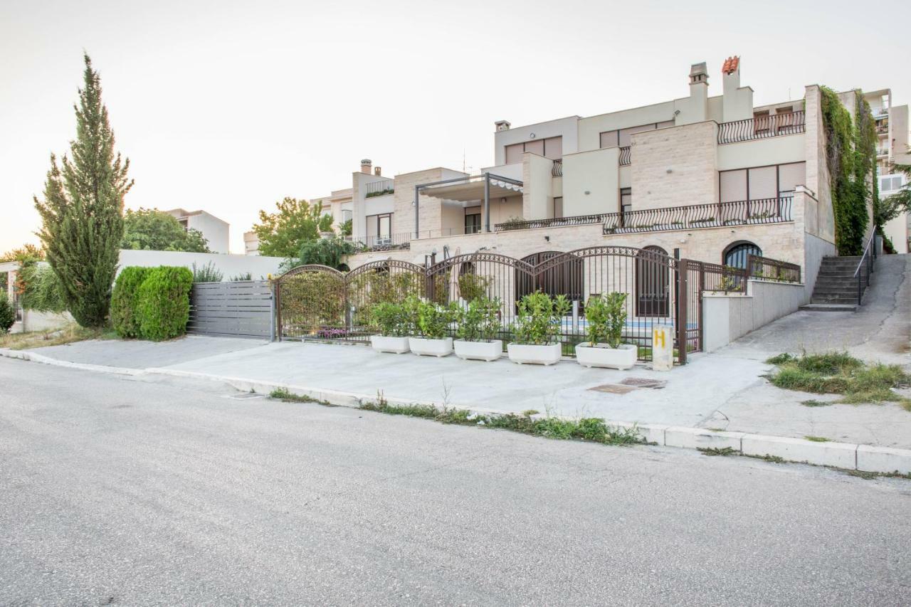 Melody M Apartment With Private Pool Split Exterior foto